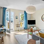 2 Bedroom Lovely In *