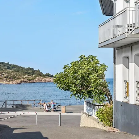 2 Bedroom Lovely In Apartment Allinge-Sandvig