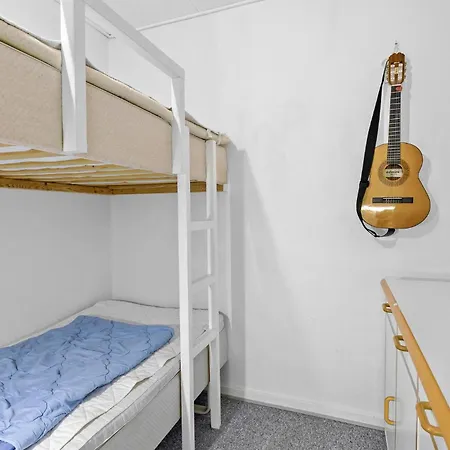アパート 2 Bedroom Lovely In アリンエ