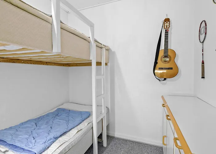 Appartement 2 Bedroom Lovely In Allinge-Sandvig