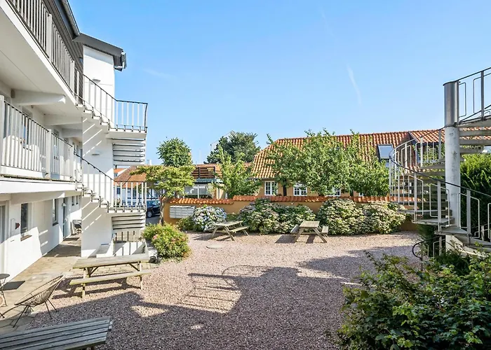 2 Bedroom Lovely In Appartement